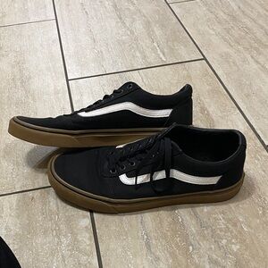 Vans Men's Black and White Sneakers